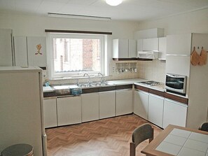 Fridge, microwave, oven, dishwasher - Poperinge by Interhome (Poperinge)