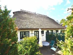 Outdoor dining - Fischerhaus by Interhome (Groß Zicker)