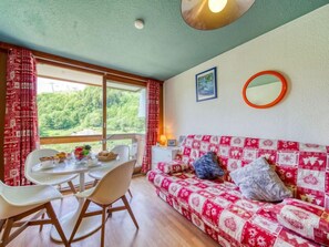 TV - Soyouz Vanguard by Interhome (Le Corbier)