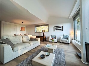 Flat-screen TV - PLEIN SUD by Interhome (La Trinité Sur Mer)