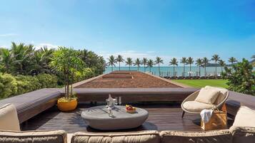 Master Suite Ocean View | Egyptian cotton sheets, premium bedding, pillowtop beds, minibar