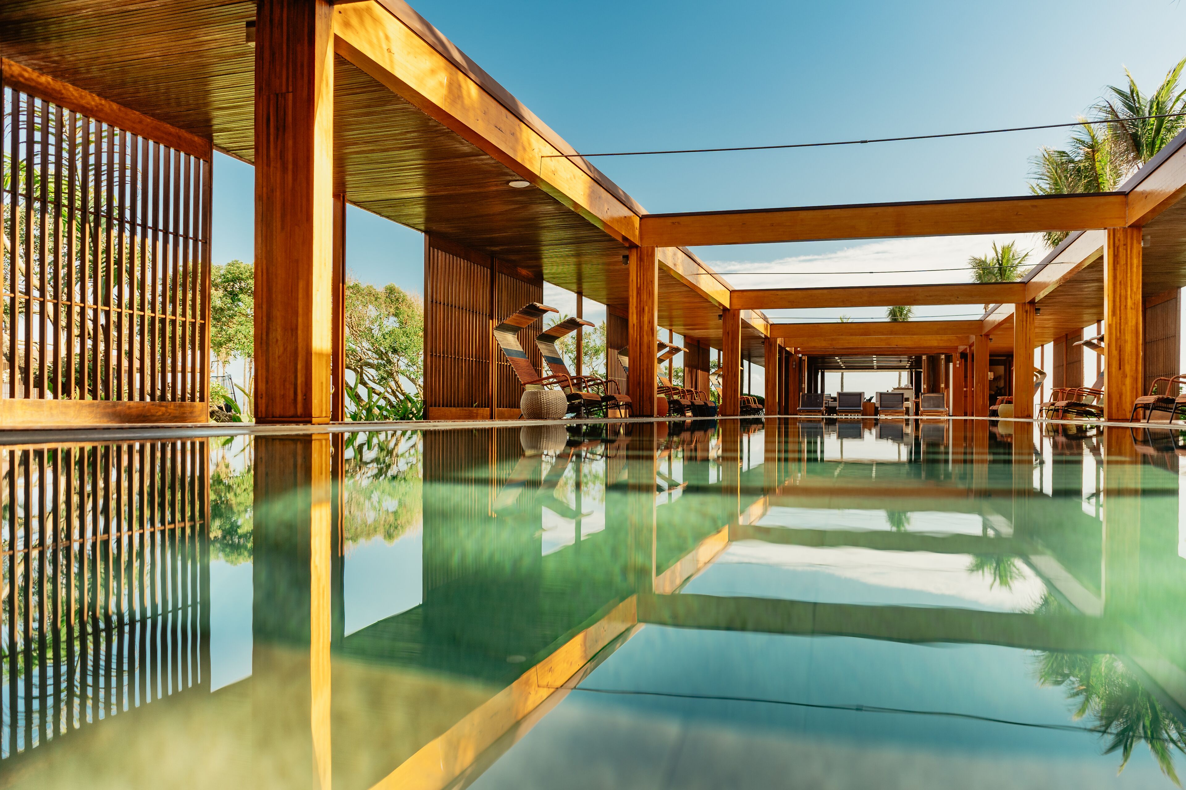 2 室外游泳池，无边泳池，09:00 至 22:00 开放, 免费小屋, 池畔遮阳伞