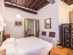 2 chambres, fer et planche à repasser, accès Internet