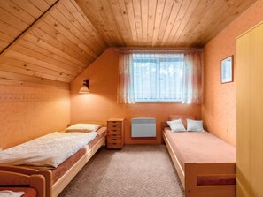 2 slaapkamers, een bureau, wifi