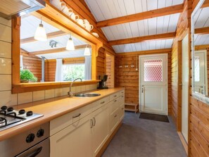 Fridge, oven, cookware/dishes/utensils