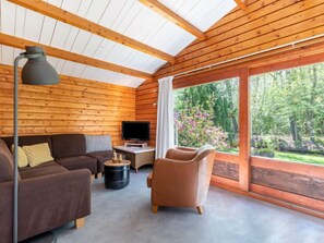 TV - Rusthoeve 14 by Interhome (St. Maartensvlotbrug)
