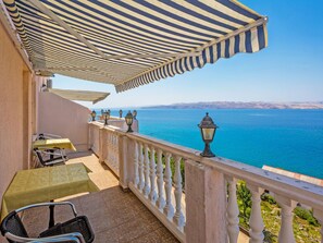 Property grounds - Apartment Delfin by Interhome (Karlobag)