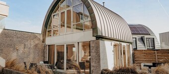 De Zeeparel by Interhome