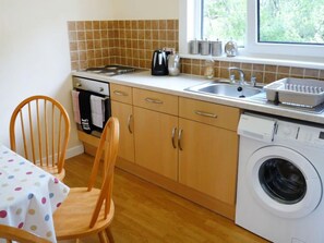 Fridge, microwave, oven, cookware/dishes/utensils