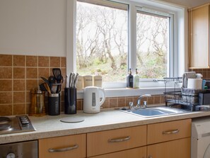 Fridge, microwave, oven, cookware/dishes/utensils - Alan's House by Interhome (North Skye)
