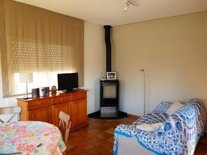 2 chambres, fer et planche à repasser