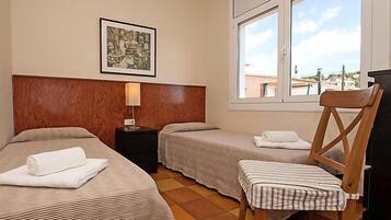 2 bedrooms, iron/ironing board