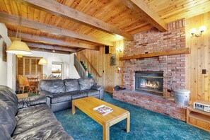 Living area - Breezy ONE #112 (Big Bear Lake)