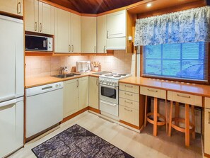 Réfrigérateur, micro-ondes, lave-vaisselle