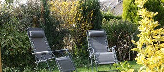 furnished apartment with all mod cons in a detached house with a garden