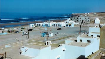 Beach nearby, sun-loungers, beach towels