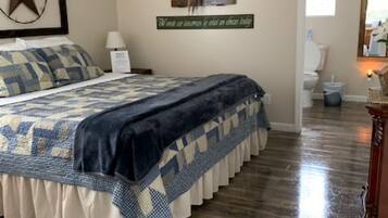 1 chambre, fer et planche Ă repasser, Wi-Fi gratuit, draps fournis