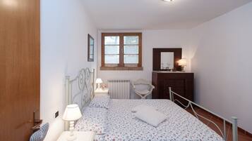 7 Schlafzimmer, Bügeleisen/Bügelbrett, Reisekinderbett, kostenloses WLAN