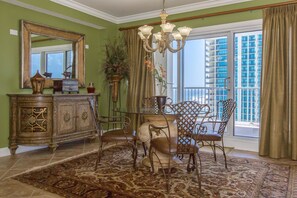 Condo, 3 Bedrooms | Living room
