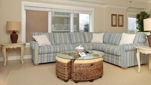 Condo, 3 phòng ngủ | Phòng khách