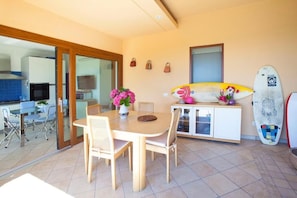 Dining - villa Erika 8 (Cagliari)