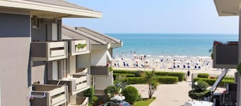 Green Marine, Palme, Ismare by Interhome