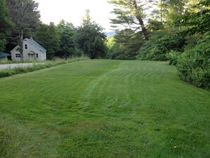 Property grounds - Quiet Comfort In The Green Mountains (Northfield)