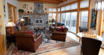 Casa espaciosa + con encanto para 14 | Acceso a arcade, piscina, jacuzzis y más