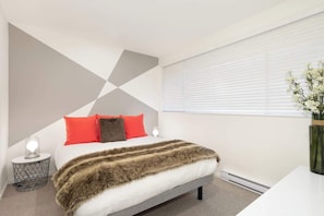 2 habitaciones, tabla de planchar con plancha, wifi y ropa de cama