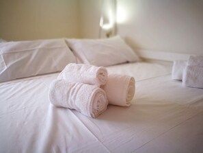 3 chambres, fer et planche à repasser, accès Internet, draps fournis