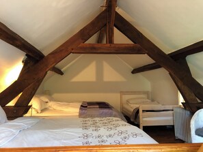 1 bedroom, iron/ironing board, WiFi, bed sheets - Private Lake - Pool - Tour de France 2026 (bommiers)