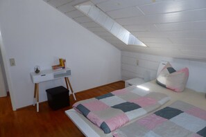 3 Schlafzimmer, Schreibtisch, WLAN, Bettwäsche