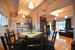 Dining - Kliukai is a holiday house for relaxation and family holidays (Moletai)