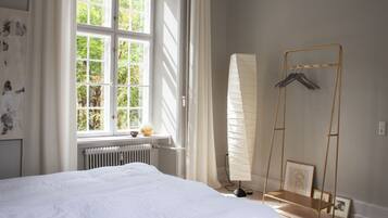 2 bedrooms, iron/ironing board, travel crib, free WiFi