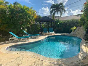 Alberca al aire libre 