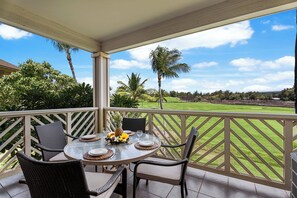 Outdoor dining - 🏖️Waikoloa Golf View Condo w/ AC + Discounted Golf | Fairway Villas B21 (Waikoloa)