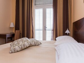 2 soverom, strykejern/-brett, wi-fi og sengetøy