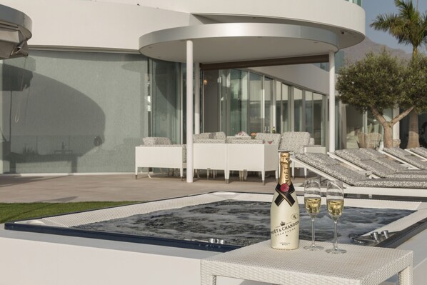 Outdoor dining - Villa Oasis del Sur (Adeje)