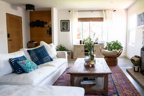 Smart TV, fireplace, printers