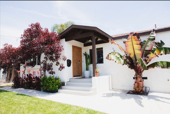 Exterior - Bright and Hip Bay Park Bungalow (San Diego)