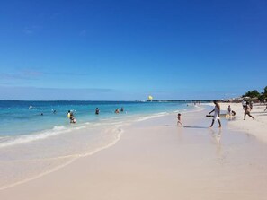On the beach, beach towels - Villa Ana - Bavaro Beach, Punta Cana, Dominican Republic (Bávaro)