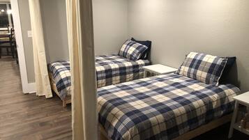 2 Schlafzimmer, Bügeleisen/Bügelbrett, kostenloses WLAN, Bettwäsche