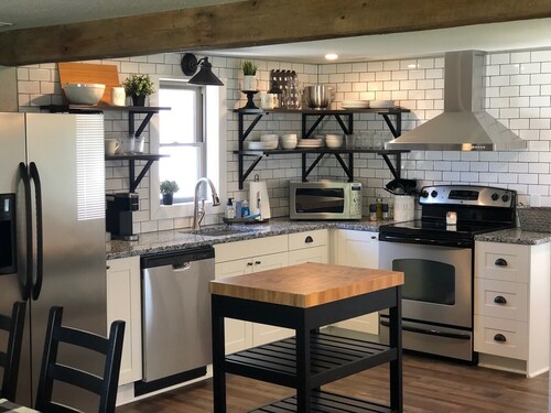 Newly Remodeled 2 BR Private Home w/ King Bed