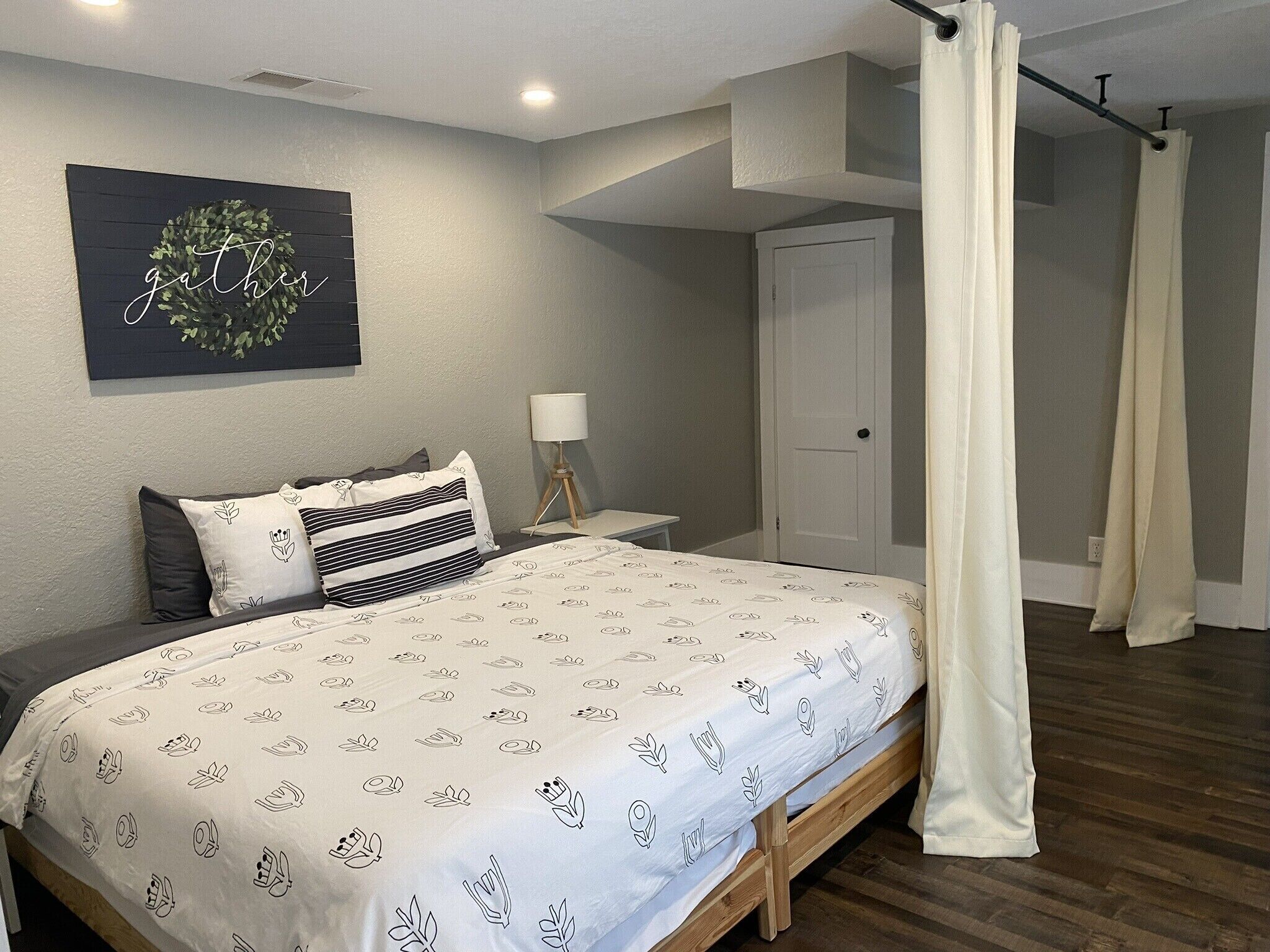 2 habitaciones, tabla de planchar con plancha y wifi gratis 