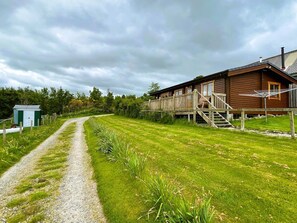 Exterior - Two bedroom logcabin with spectacular view and private balcony (Huntly)