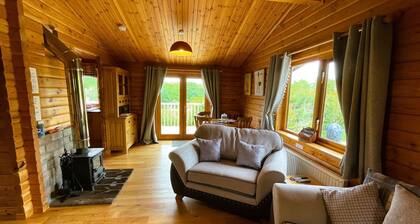 Bonnie View Lodge - mit Blick über den Fluss und die eigene Veranda