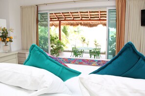 5 chambres, coffres-forts dans les chambres, fer et planche Ă repasser