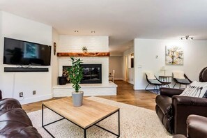 TV, fireplace, offices - Abode at Loose Moose, private hot tub, walk to town lift, Old Town (Park City)