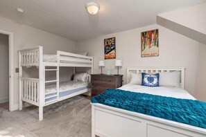4 Schlafzimmer, Bügeleisen/Bügelbrett, WLAN, Bettwäsche