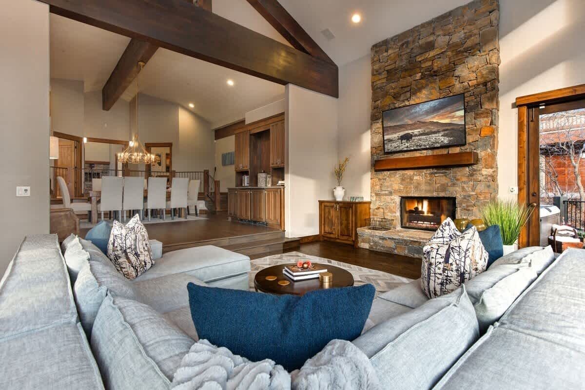 TV, fireplace, offices